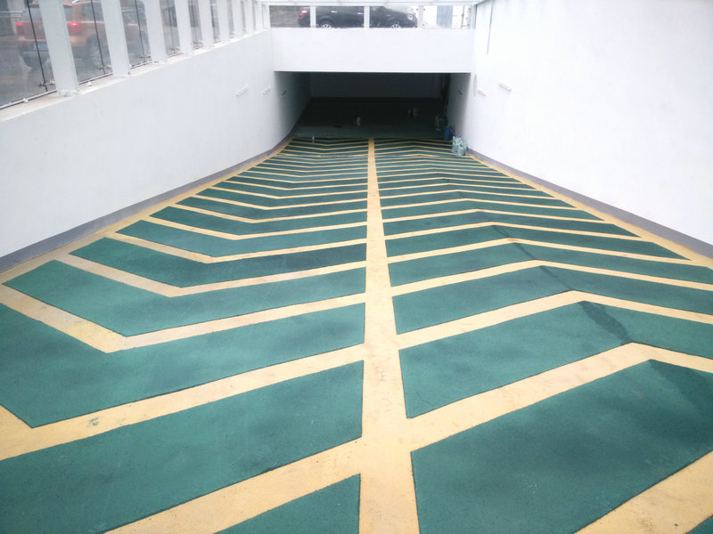 施工中環(huán)氧樹(shù)脂地坪涂裝存在的問(wèn)題,新天地漆業(yè)幫你解答